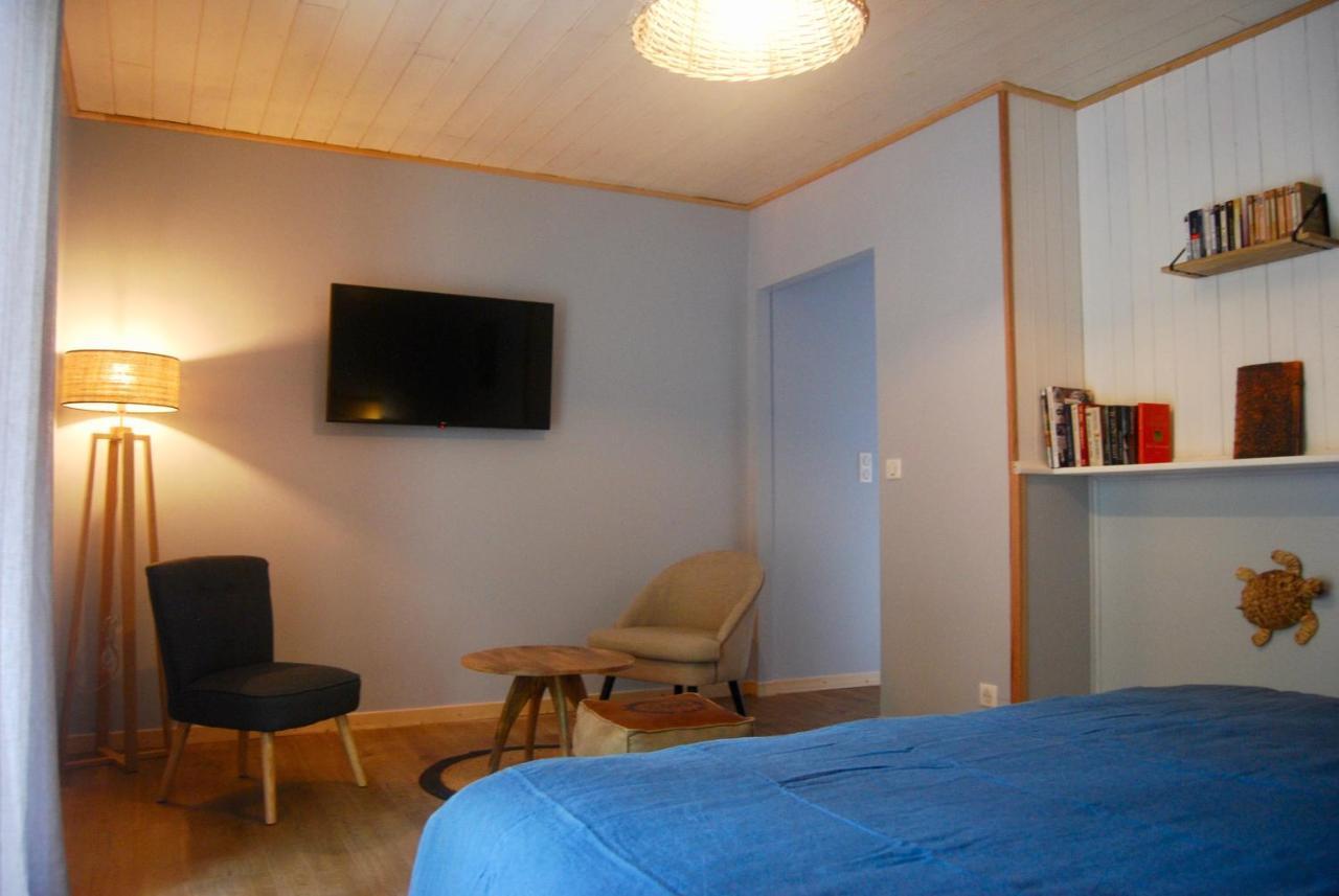 Au Son De L Angelus Bed & Breakfast Moncrabeau Luaran gambar