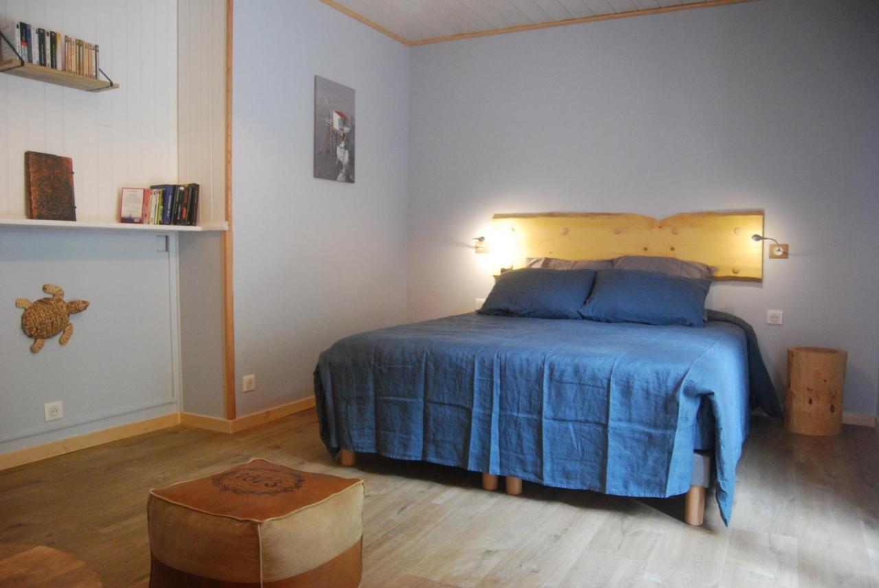 Au Son De L Angelus Bed & Breakfast Moncrabeau Luaran gambar