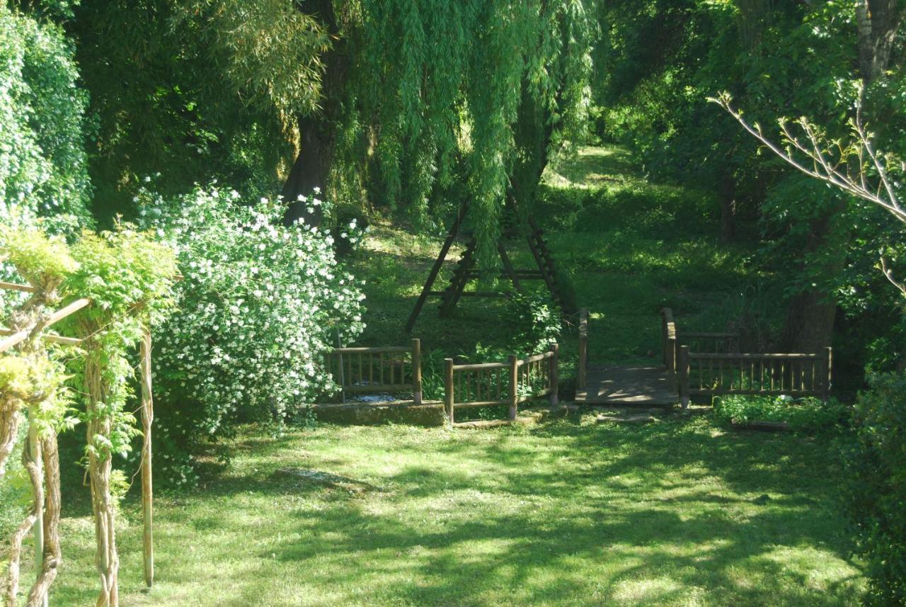Au Son De L Angelus Bed & Breakfast Moncrabeau Luaran gambar